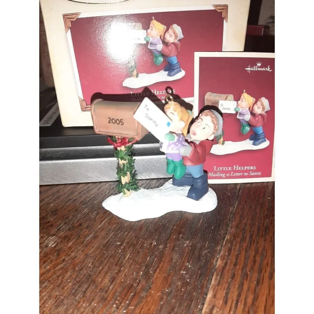 New 2005 Hallmark Keepsake Little Helpers Mailing A Letter Santa Ornament